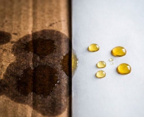 مقایسه کاغذ معمولی با بسته‌بندی ضدچربی و عدم نفوذ روغن